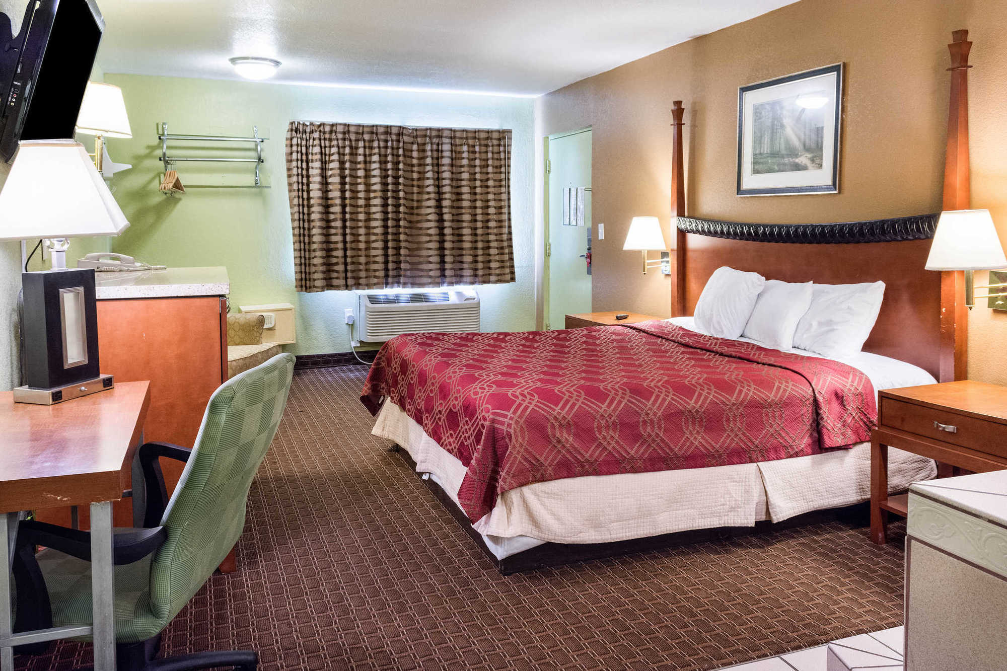 Econo Lodge Inn & Suites I-64 & Us 13 Virginia Beach Room photo