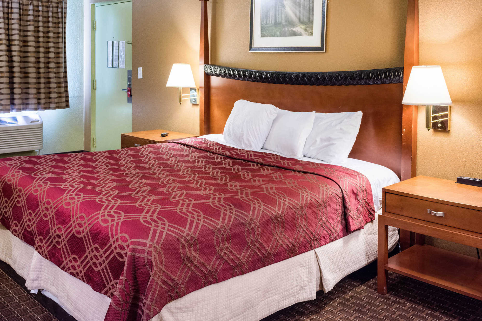 Econo Lodge Inn & Suites I-64 & Us 13 Virginia Beach Room photo